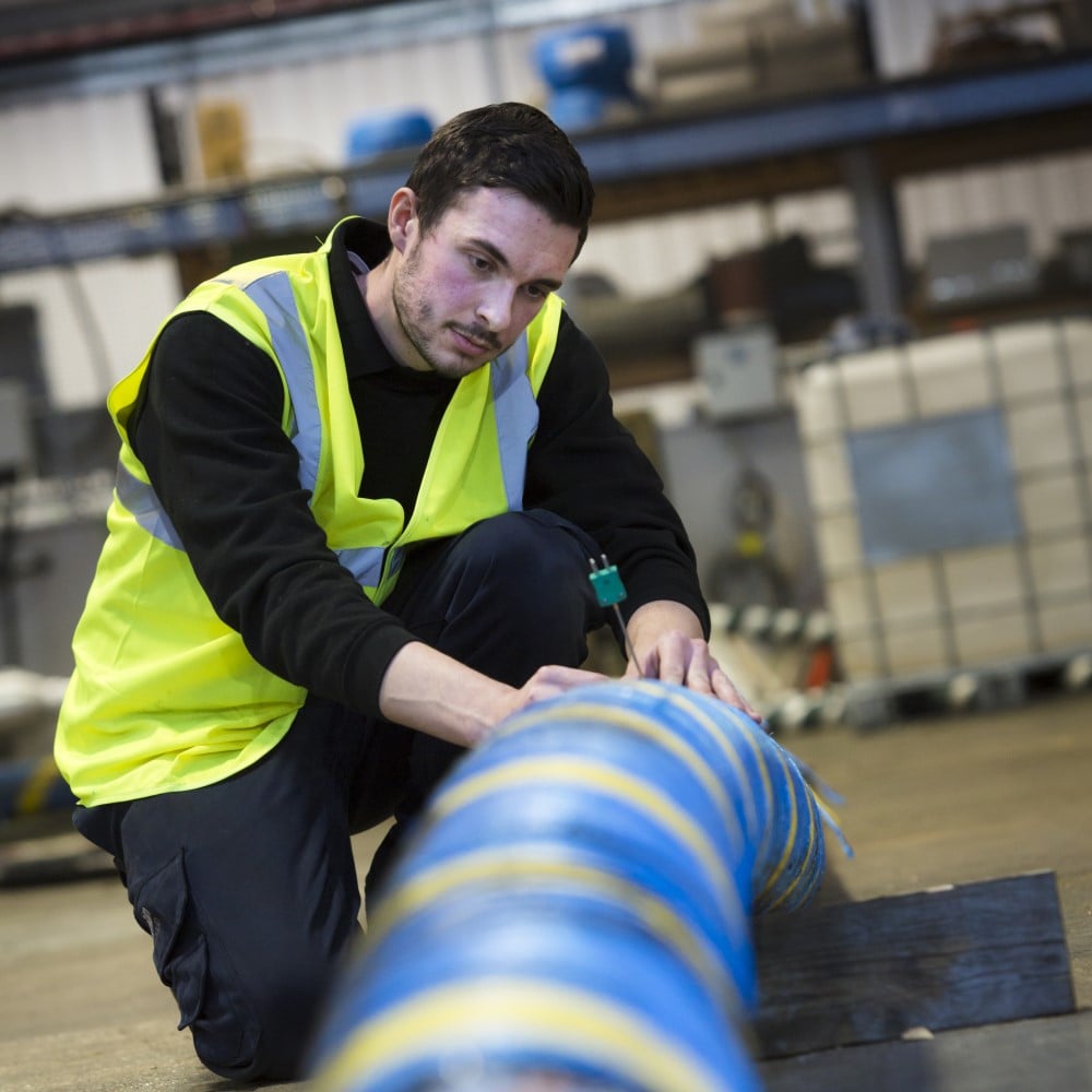 operator with prysmian cable