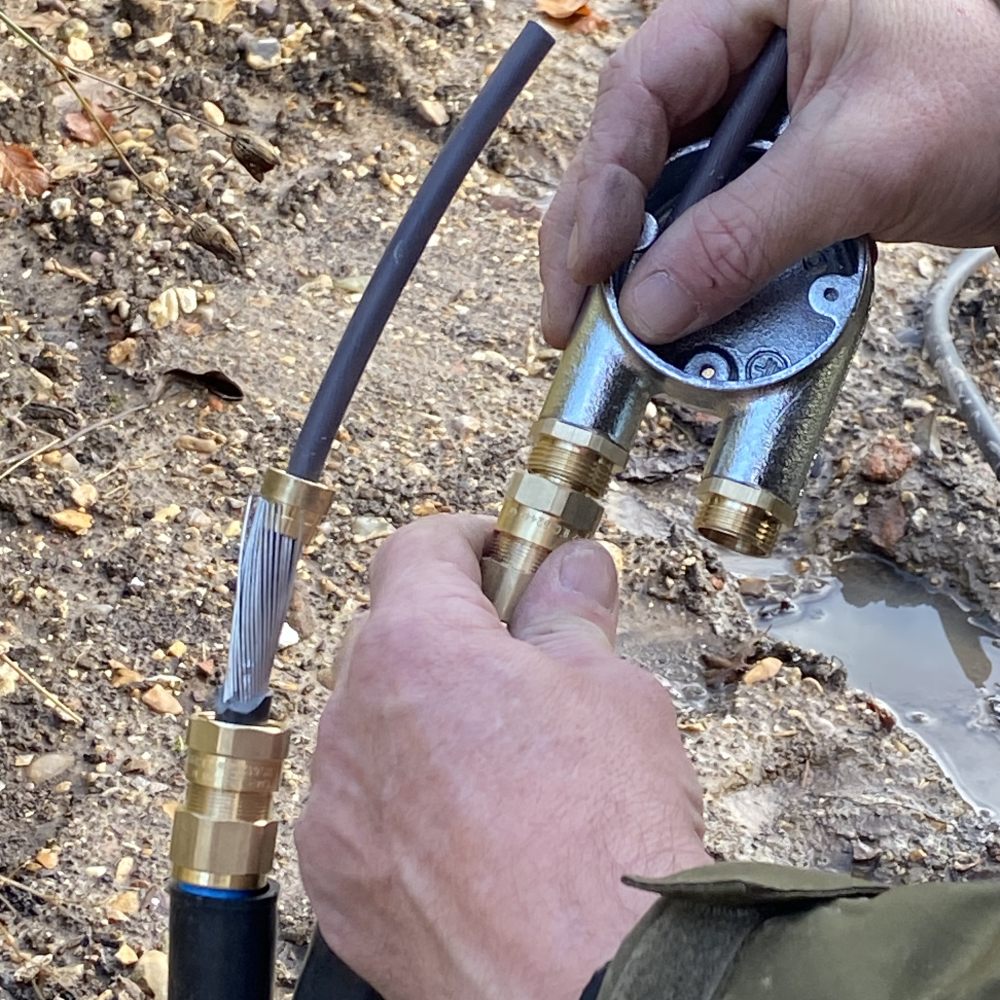 armoured cable installation